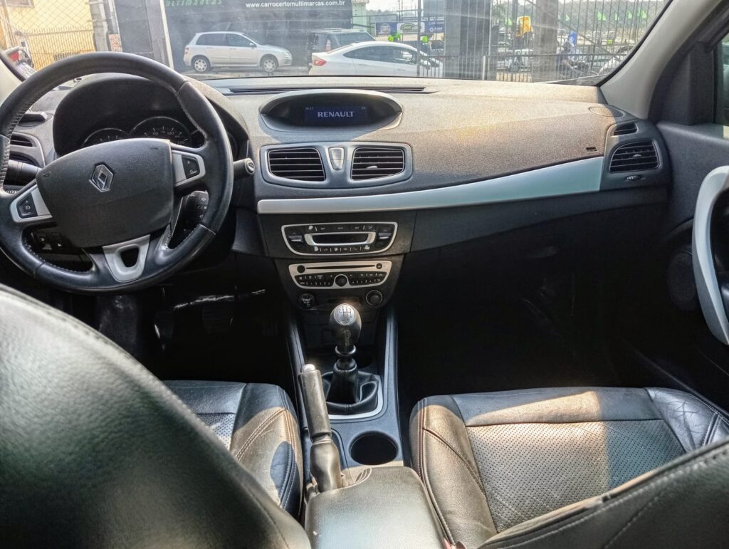 RENAULT FLUENCE DINAM. 2.0 MANUAL